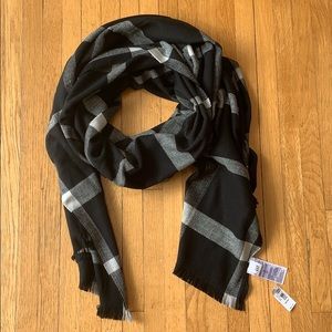 NWT❗️ GAP Cozy Black and White Plaid Scarf